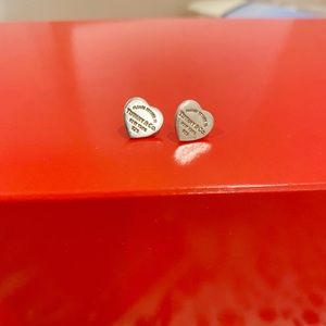 TIFFANY’S AND CO HEART TAG EARRINGS